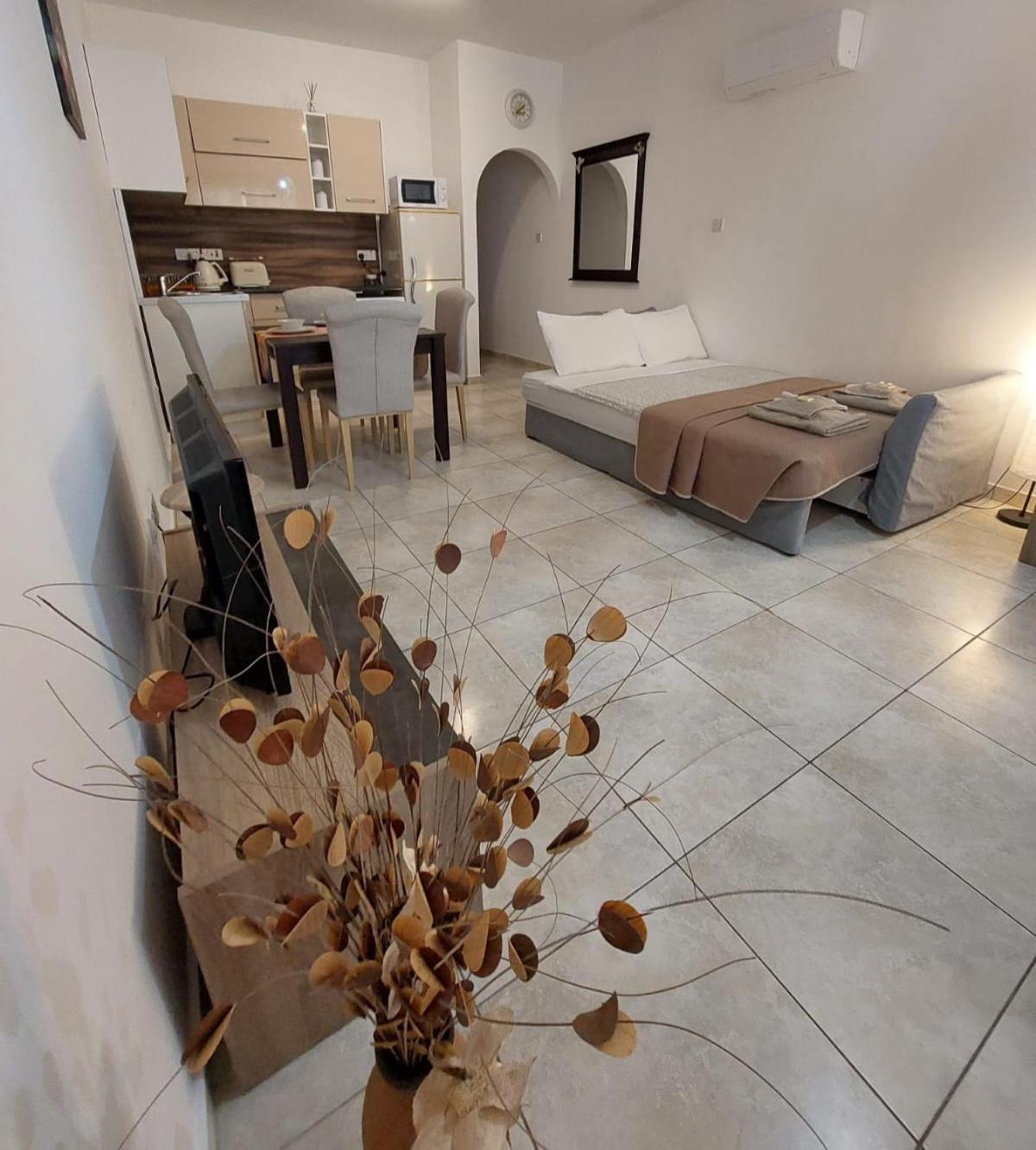 Joanne'S Cosy 1 Bdrm Apt Paphos Buitenkant foto