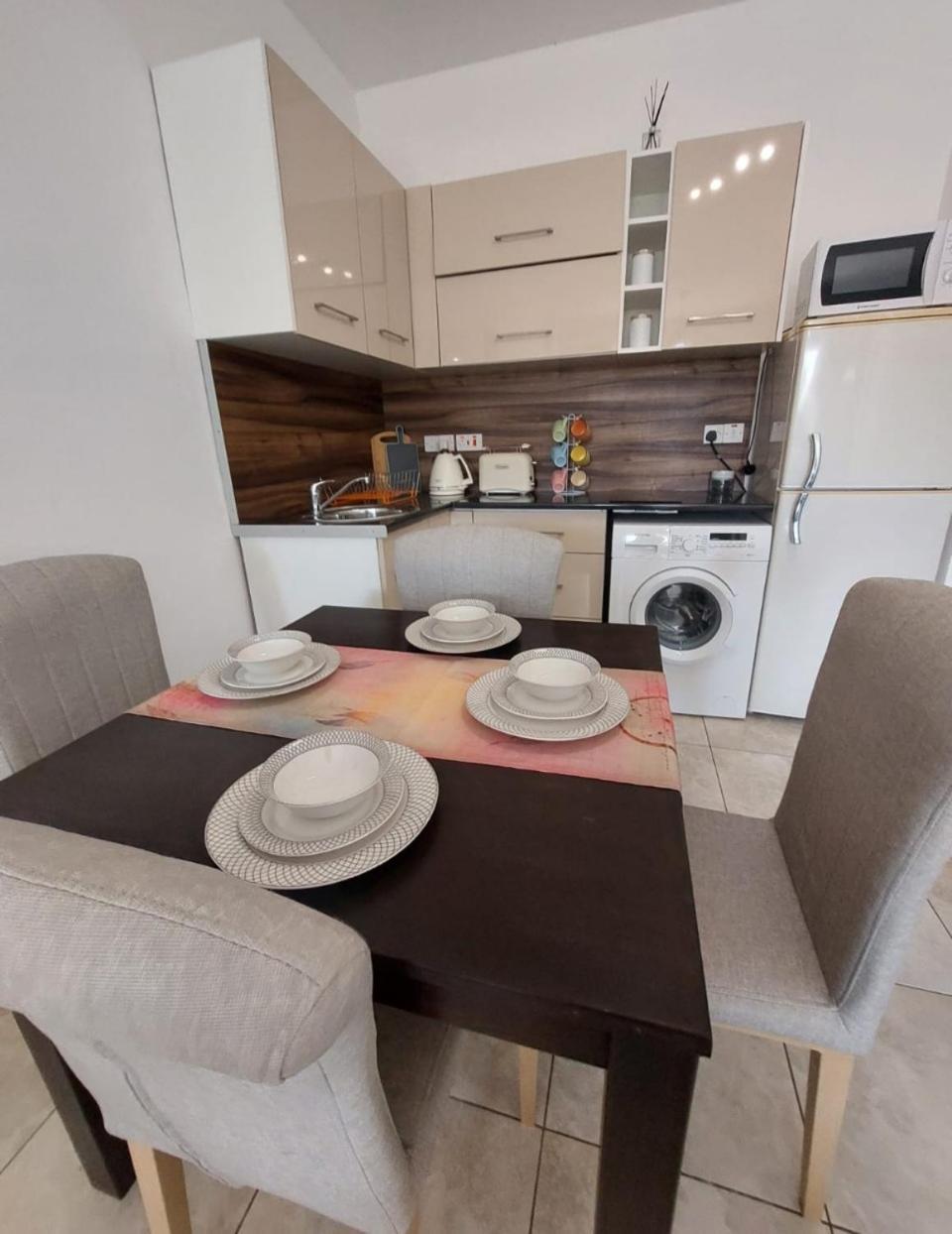Joanne'S Cosy 1 Bdrm Apt Paphos Buitenkant foto