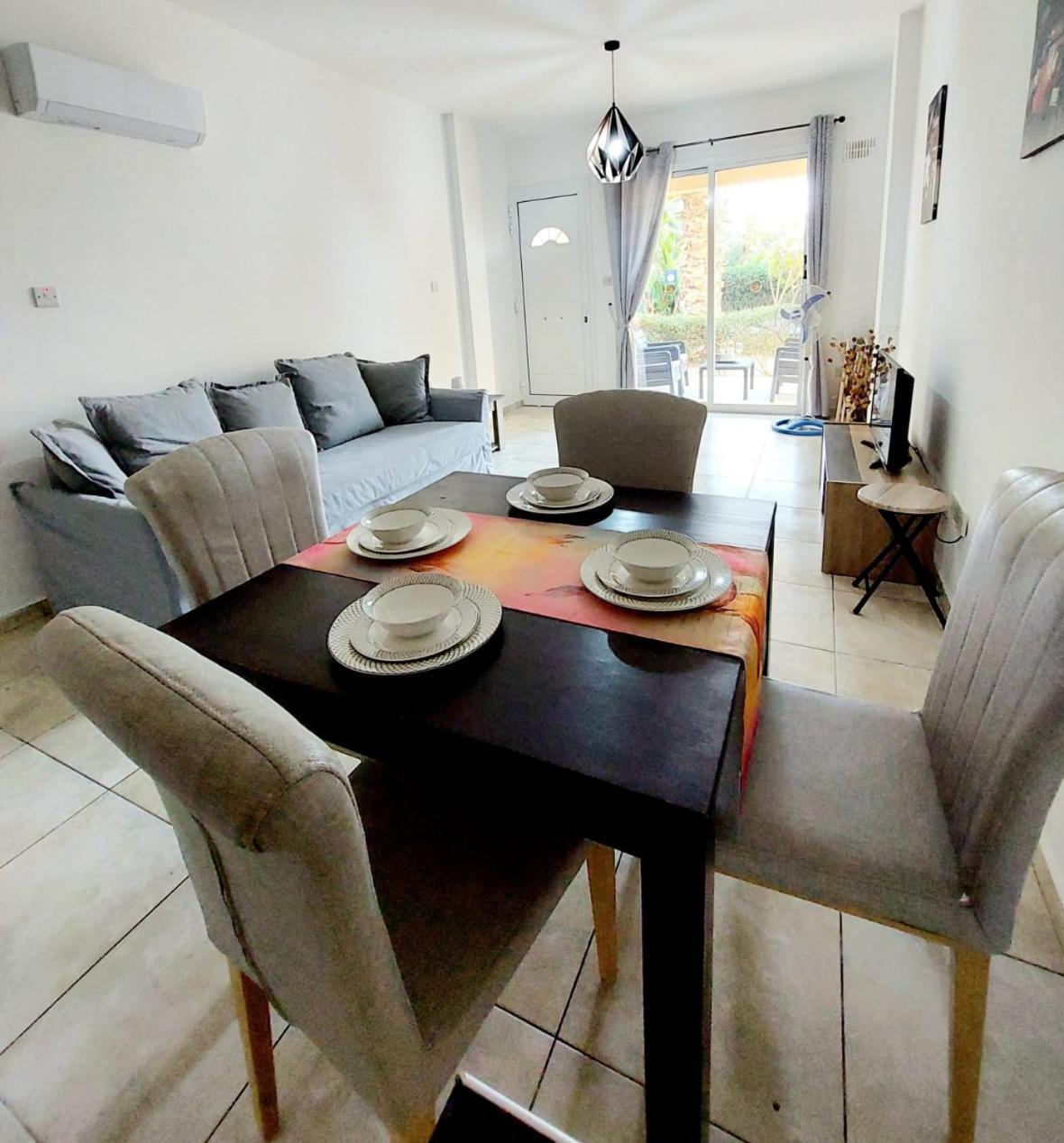 Joanne'S Cosy 1 Bdrm Apt Paphos Buitenkant foto